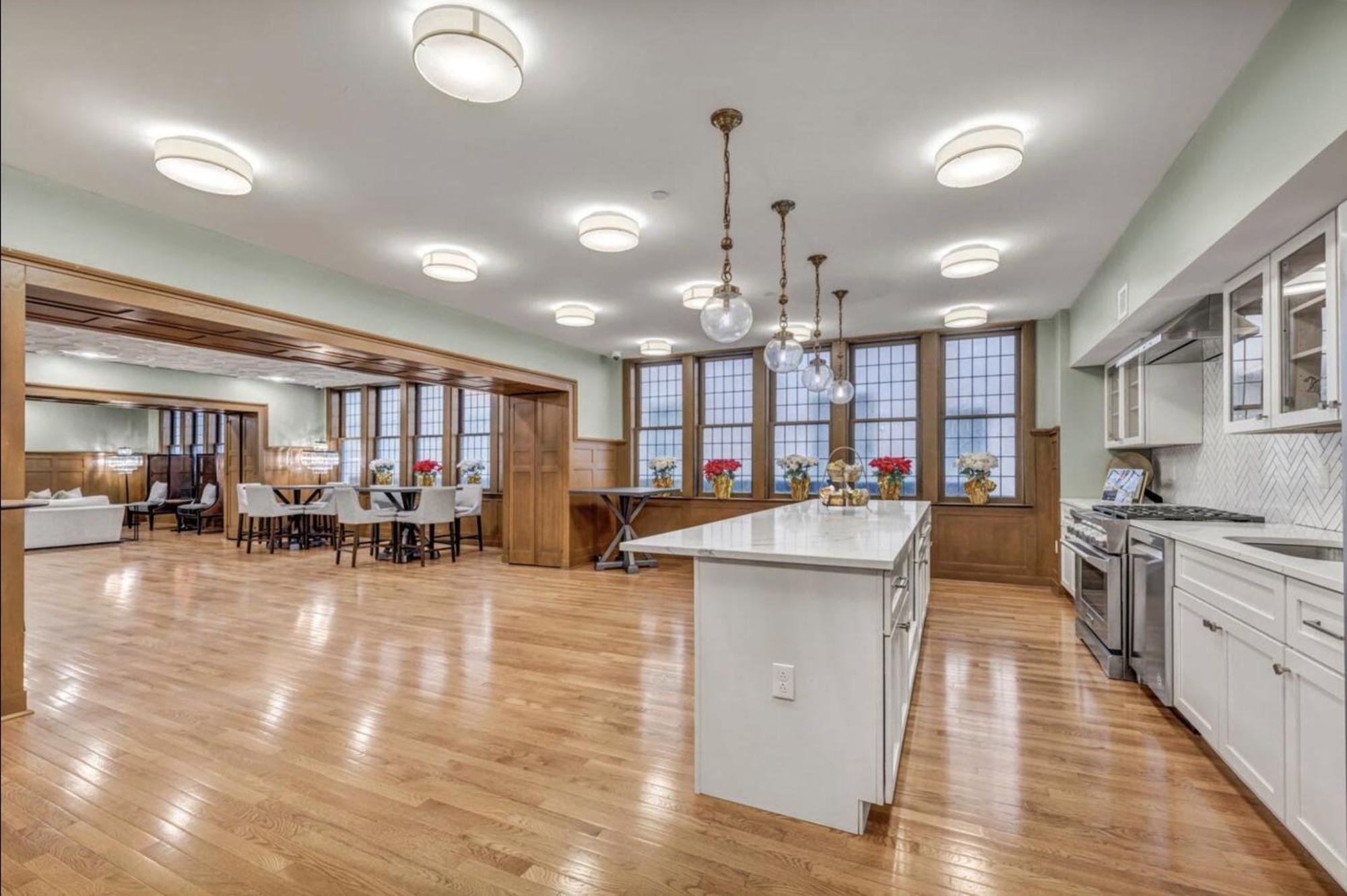 Heart Of Dt With Free Pool & Steam Plus Gym Luxe 812 Cleveland Bagian luar foto