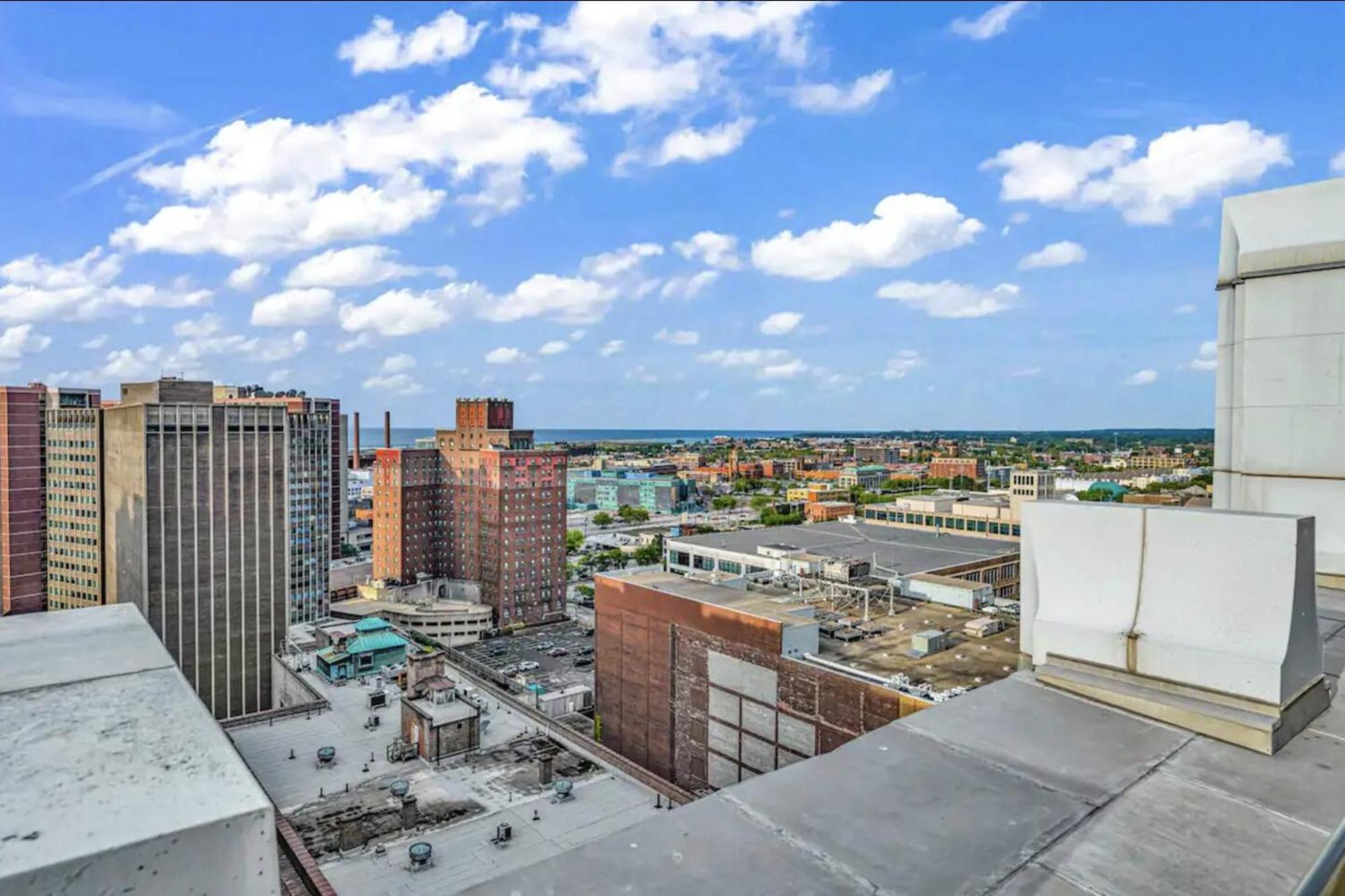 Heart Of Dt With Free Pool & Steam Plus Gym Luxe 812 Cleveland Bagian luar foto