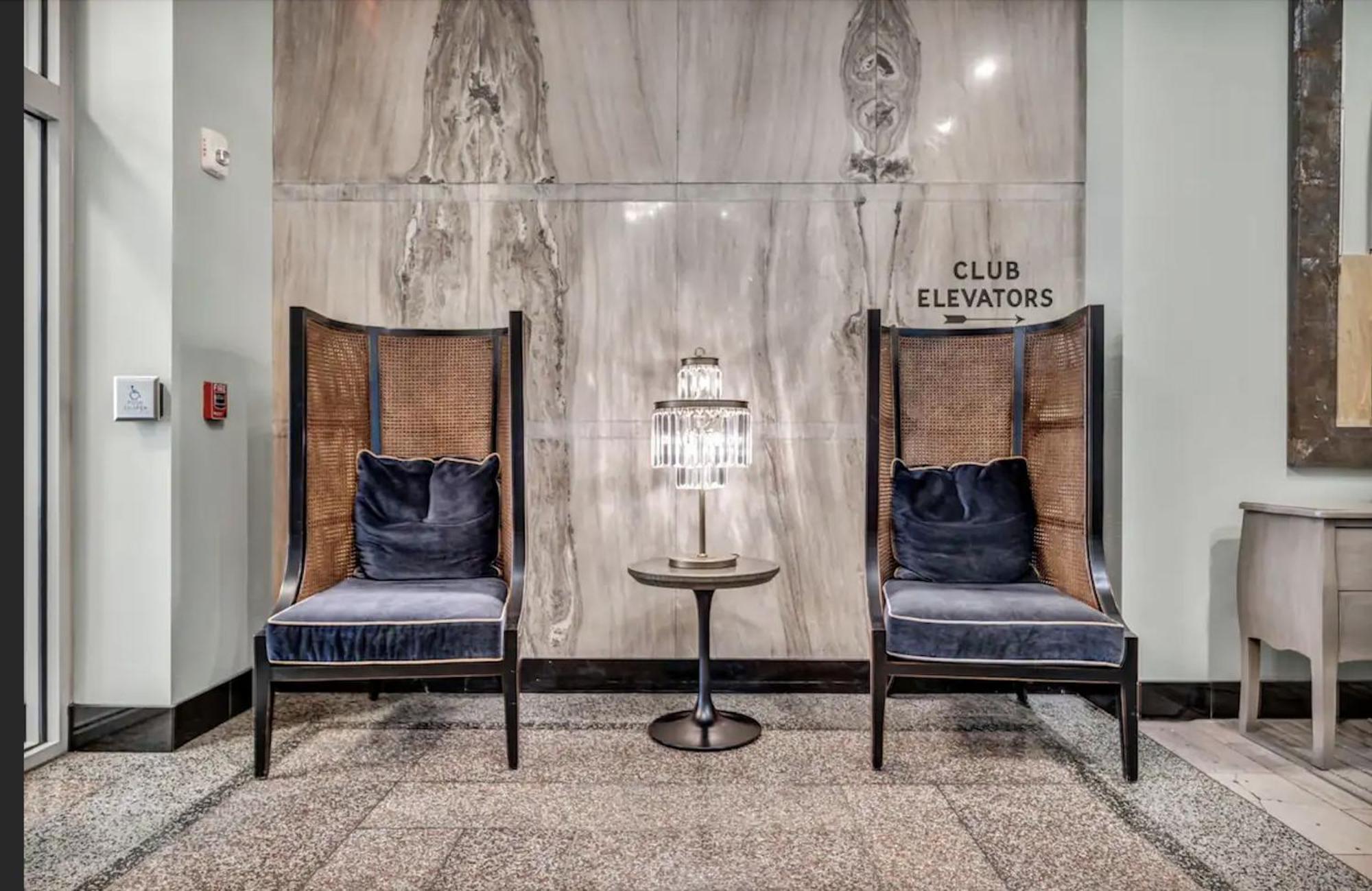 Heart Of Dt With Free Pool & Steam Plus Gym Luxe 812 Cleveland Bagian luar foto