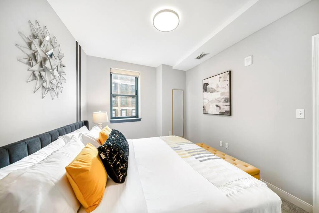 Heart Of Dt With Free Pool & Steam Plus Gym Luxe 812 Cleveland Bagian luar foto