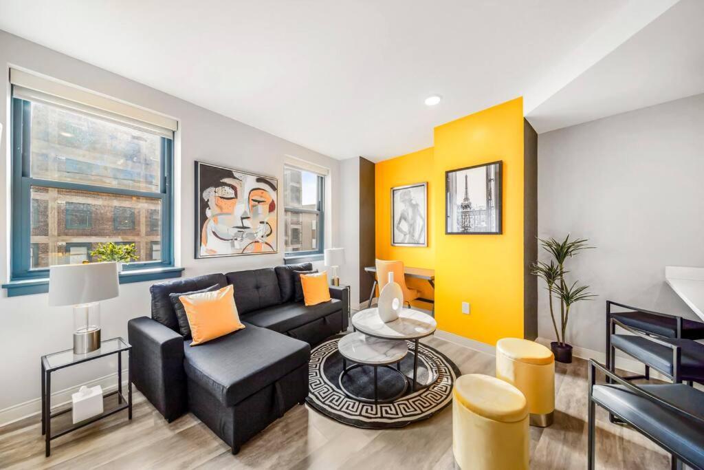 Heart Of Dt With Free Pool & Steam Plus Gym Luxe 812 Cleveland Bagian luar foto